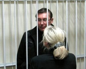 Дебаты по