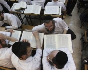 Ортодоксальных иудеев обязали служить в армии