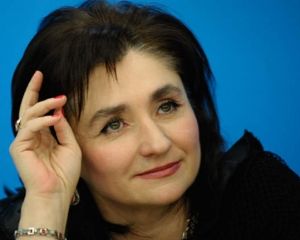 Вторым номером в списке Кличко неожиданно идет писательница Матиос