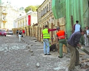 Новий Андріївський: Дорога для джипів і будинки за шторами