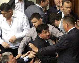 «Регіонал» назвав Литвина наймудрішим з мудреців і чекає 230 голосів за «язик»