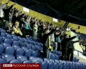 BBC розповідає, як в Україні віддають честь Гітлеру і поводяться, як мавпи (відео)