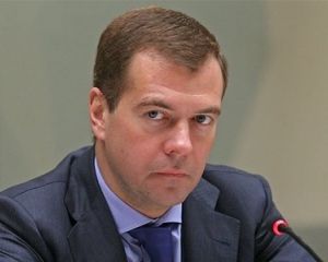 Медведєв готовий дегустувати український сир із Азаровим
