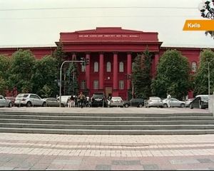 Вартість освіти в Україні: столичний виш обійдеться у понад 30 тисяч на рік