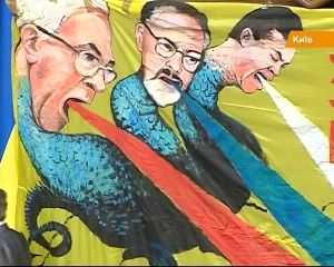 Опозиція згорнула плакат і залишила Раду