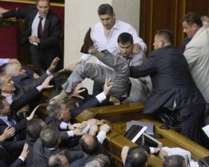 Регіонали пробиватимуть «кривавий» закон про мови
