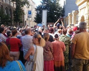 Савченко заночує під адміністрацією Порошенка