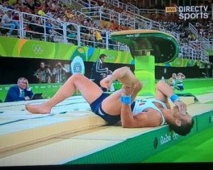 Жахливий перелом ноги французького гімнаста на Олімпіаді (ФОТО, ВІДЕО)