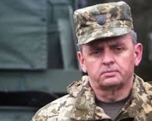Муженко розповів, кому підняли зарплату в ЗСУ