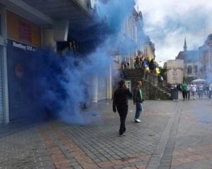 Жесткая драка украинских и польских болельщиков в Марселе (ФОТО)
