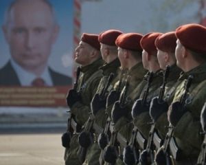 Армии Путина разрешили стрелять по толпе мирных люедй