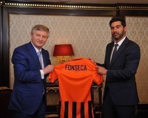 Онлайн презентация нового тренера Шахтера