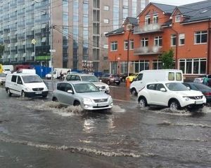 Погода в Украине: почему нас заливает и сколько это будет продолжаться (КАРТА)