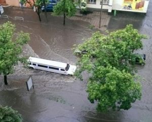 Страшный ураган в Харькове (ФОТО, ВИДЕО)