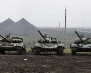 Угроза в АТО: из России на Донбасс поехали десятки танков и САУ
