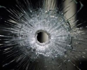 В Харькове из дробовика обстреляли троллейбус