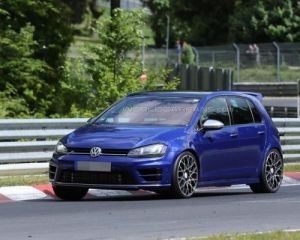 Volkswagen Golf засвітився до прем