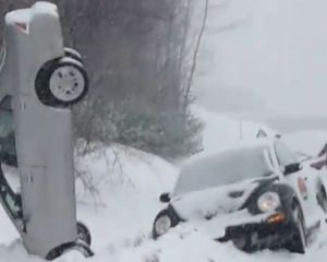Заметіль століття в США забрала життя 25 людей, не працює аеропорт Нью-Йорка (ВІДЕО)
