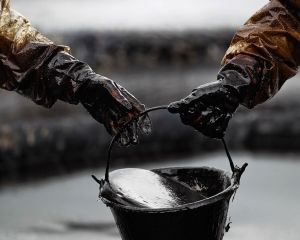 Нефть падает на дно: новый антирекорд
