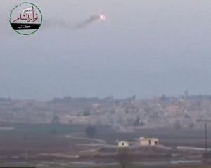 В Сирии водитель увернулся от ракеты в последнюю секунду (ВИДЕО)