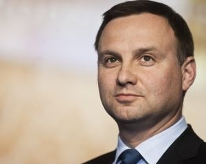 Дуда попросил не бросать Украину в