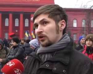 В центр Киева срочно стянули правоохранителей: в столице масштабный марш-митинг (ФОТО, ВИДЕО)