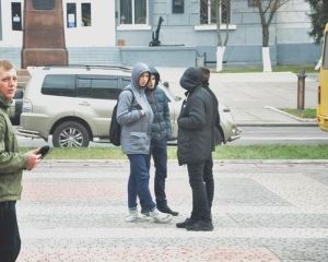 Депутат откусил ухо активисту в Херсоне (ФОТО 18 )