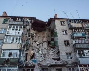 Донецк сотрясают залпы, возле аэропорта идет бой