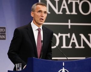 Столтенберг сравнил действия ИГИЛ с политикой России