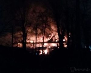 В Киеве на Гидропарке горел ресторан (ФОТО, ВИДЕО)