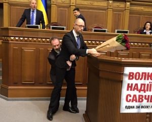 Выступление Яценюка в Раде прервалось грандиозной дракой (ФОТО, ВИДЕО, ОБНОВЛЕНО)