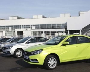 Российский авторынок упал на рекордное дно