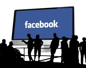 Facebook запускает платную спецверсию