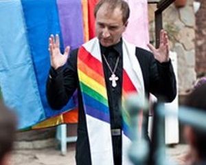 Польский священник-гей обвинил Ватикан в лицемерие и подал в отставку