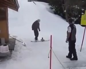 Неудачник на сноуборде стал звездой соцсетей (ВИДЕО)