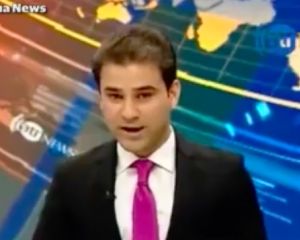 Землетрясение застало афганского ведущего в прямом эфире (ВИДЕО)