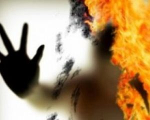 Пьяный буковинец пытался сжечь себя на участке