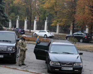 Ярош и Денисенко вместе с бойцами батальона «Днепр-1» объезжают избиркома Днепропетровска (ФОТО)