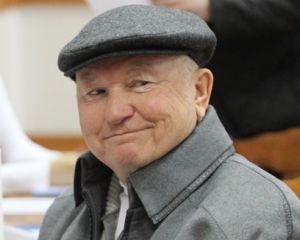 Лужков решил накормить Россию пармезаном