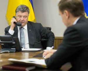 Порошеко призвал США и ЕС ответить за Донбасс