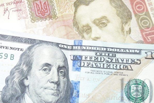Жорстких валютних обмежень в Україні не буде