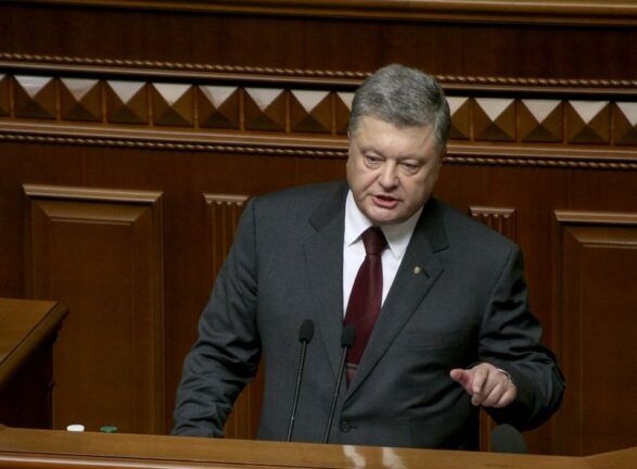 Порошенко сказав, якою ціною Україна уникнула дефолту