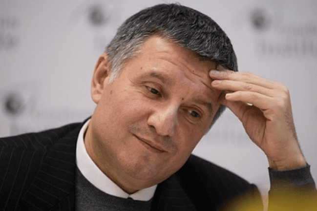 Декларация Авакова: вино, фирмы в Италии и 466 тыс. грн дохода