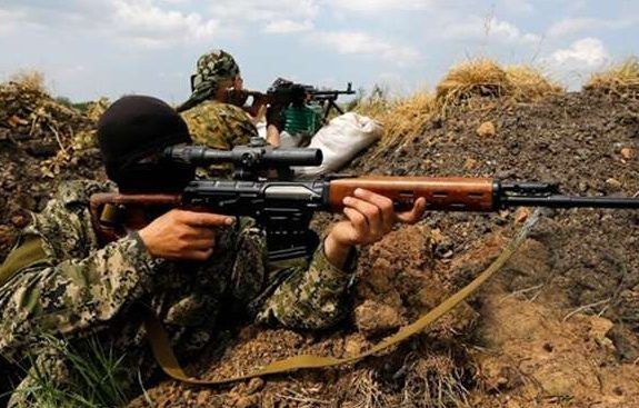 Война на Донбассе: снайперы боевиков применили дальнобойные винтовки
