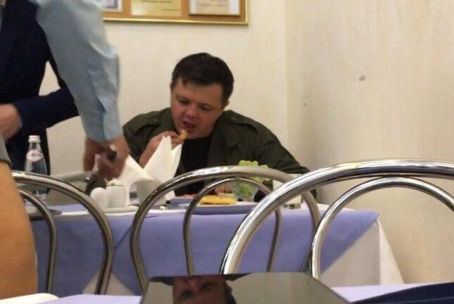 Семенченко в столовой Рады балует себя экзотическим блюдом