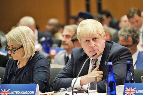 Джонсон в ООН напомнил Лаврову о срыве Минска