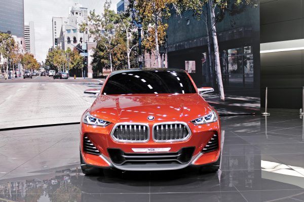 BMW X2 Concept на автосалоні в Парижі