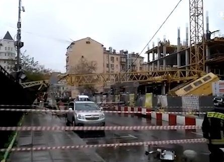 У Москві на дитячий садок впав баштовий кран