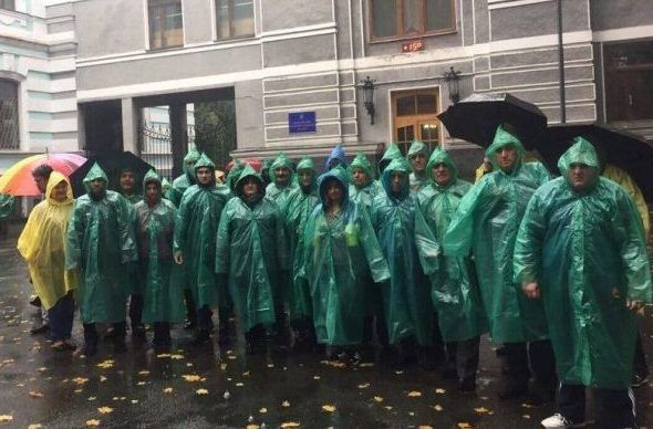 Співробітники Ладижинського спиртзаводу Екстра висунули вимоги МОЗ