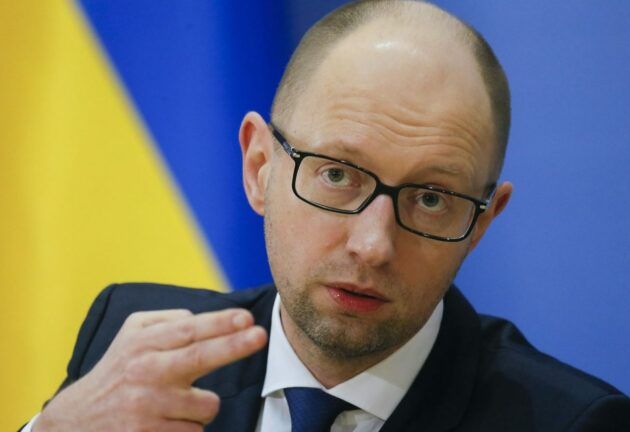 Яценюк про візи з РФ